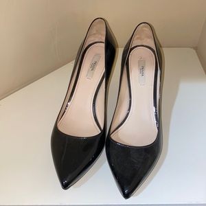 Prada 40 almond toe pumps